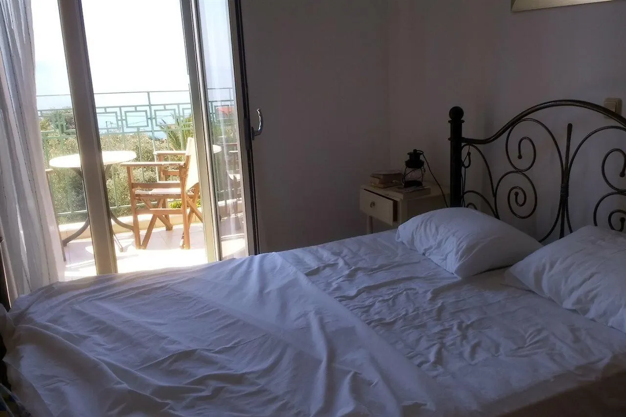 Liocharis Apartments Lourdata